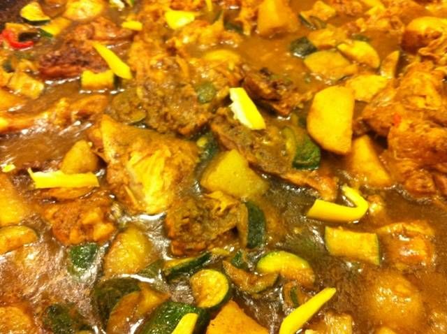 Colombo de Poulet 70 personnes élaborer sur place par Le Délice Du Soleil servis chaud !