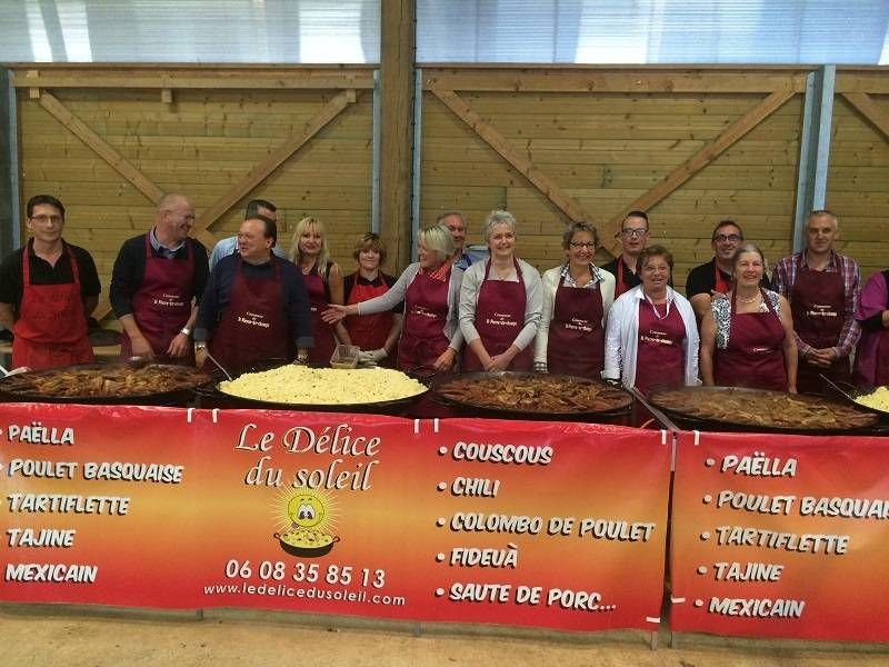 Photo d'un Couscous Géant avec les Clients